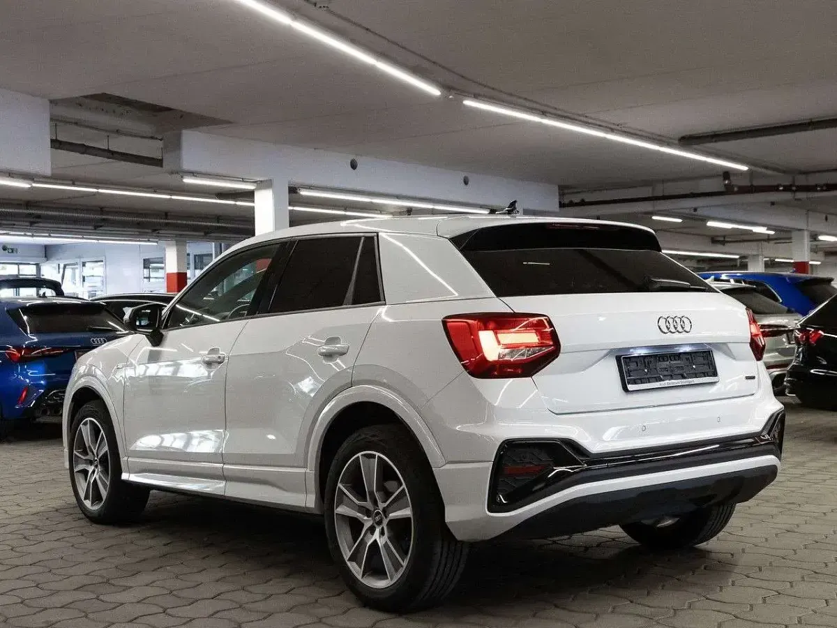 Gebraucht Audi Q2 S-Line 190 PS (139 kW) 2025 Gletscherweiß metallic SUV