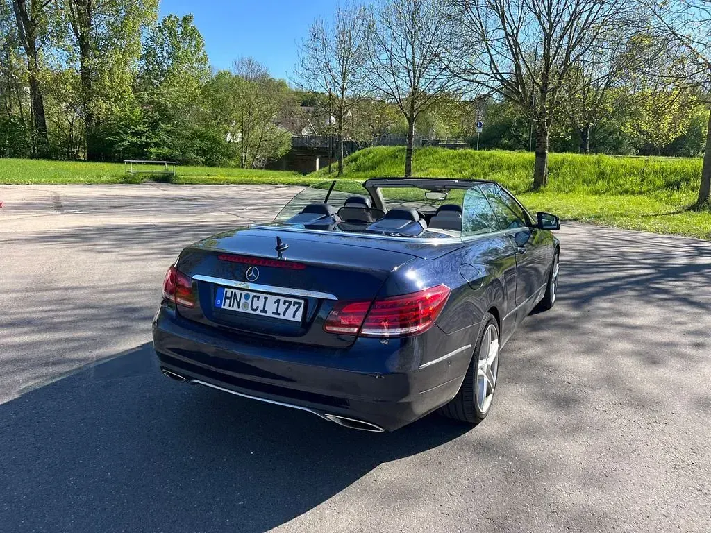 Gebraucht Mercedes E350 252 PS (185 kW) 2013 Blau Cabrio