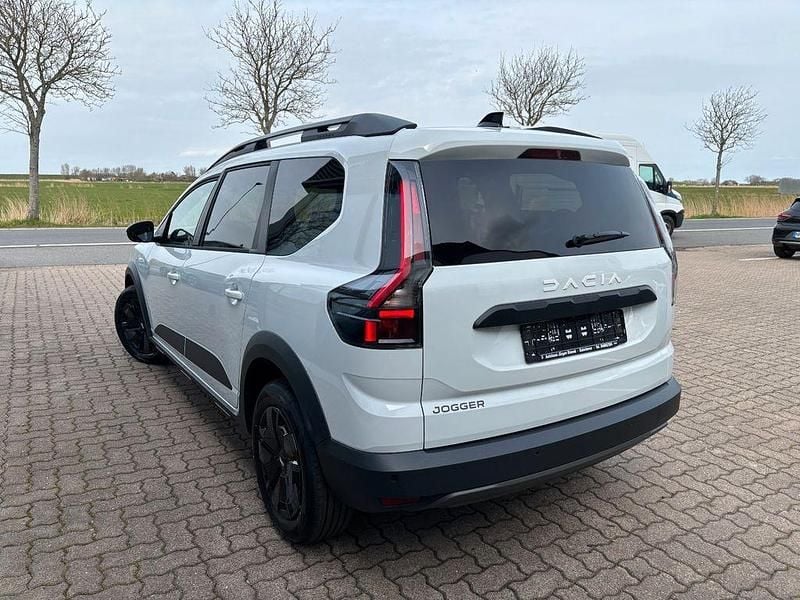 Neu Dacia Jogger Expression 122 PS (89 kW) 2026 Weiß Van / Kleinbus