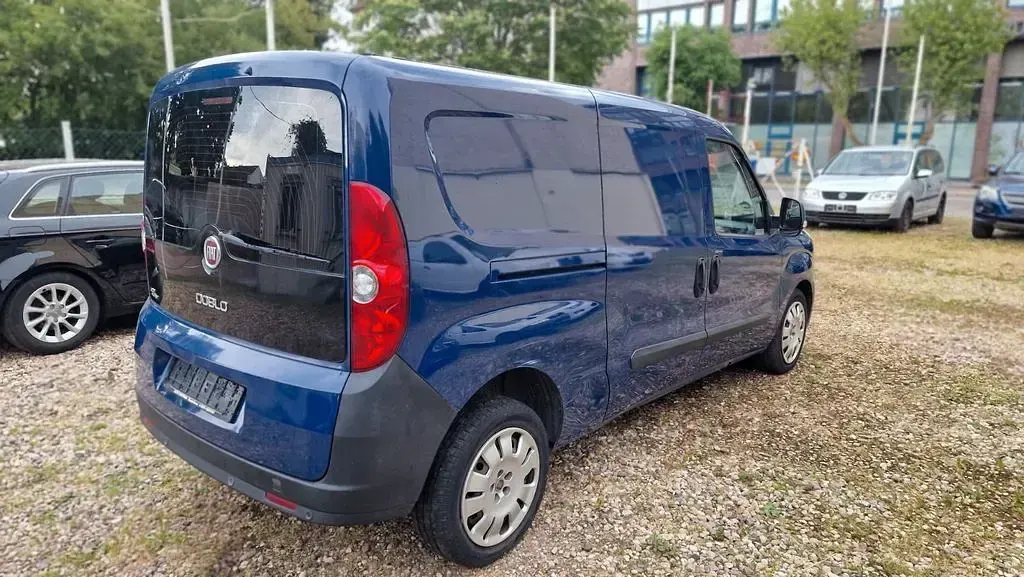Gebraucht Fiat Doblò 101 PS (74 kW) 2013 Blau Van / Kleinbus
