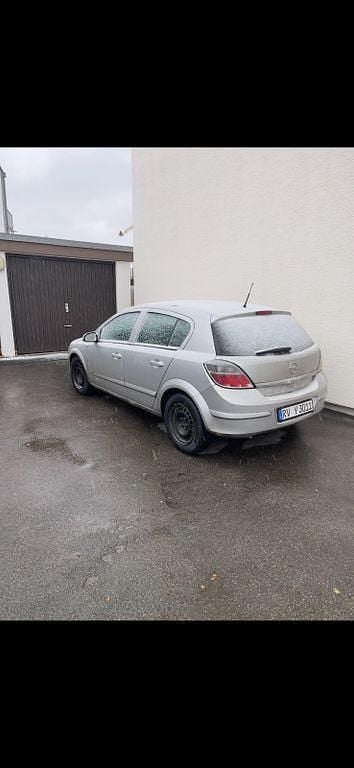 Beige Gebraucht 2008 Opel Astra Limousine | 1.650 € (Guter Preis) - Bild 1/4