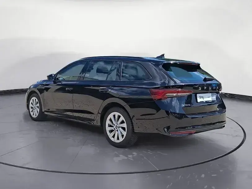 Gebraucht Skoda Octavia Selection 150 PS (110 kW) 2025 Schwarz Kombi