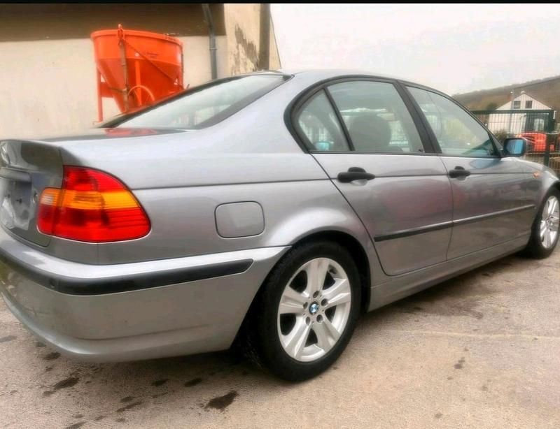 Gebraucht BMW 318 143 PS (105 kW) 2003 Grau Limousine
