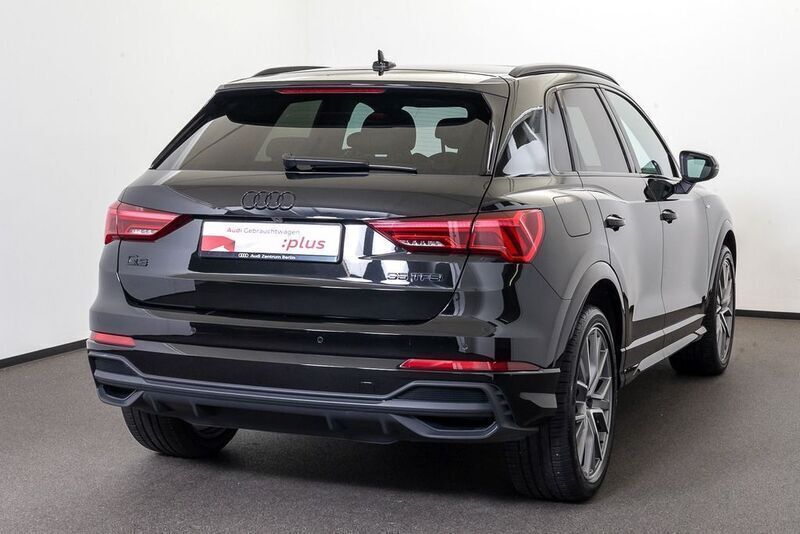Gebraucht Audi Q3 S-Line 150 PS (110 kW) 2023 Mythosschwarz metallic SUV