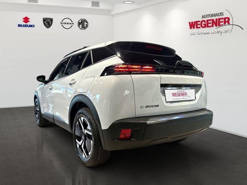 Gebraucht Peugeot e-2008 Allure 114 kW (156 PS) 2023 Weiß SUV