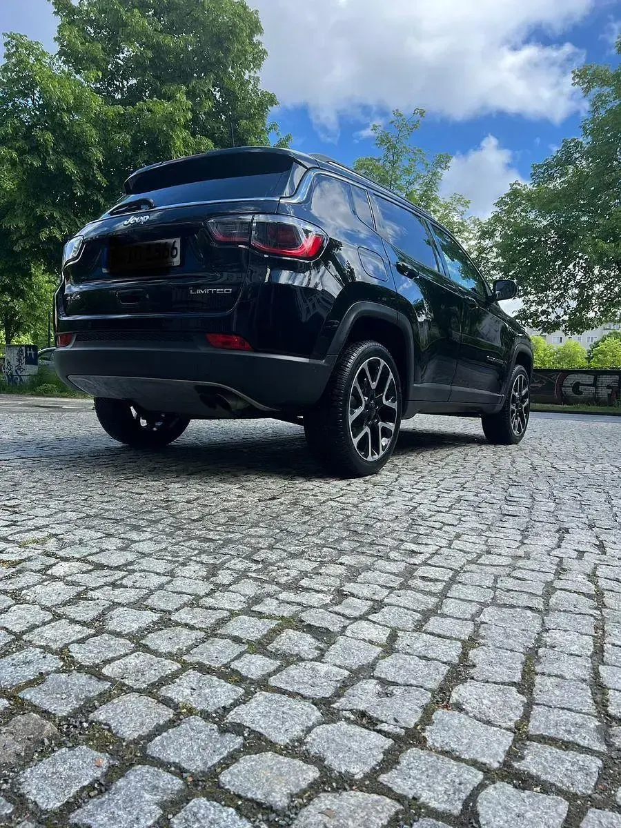 Gebraucht Jeep Compass Limited 170 PS (125 kW) 2020 Schwarz SUV