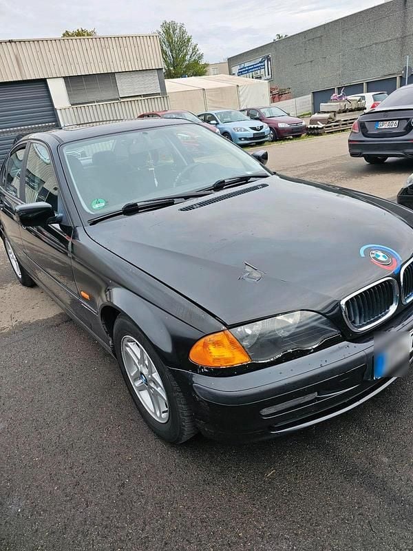 Schwarz Gebraucht 2001 BMW 316 Limousine | 3.300 € - Bild 1/4