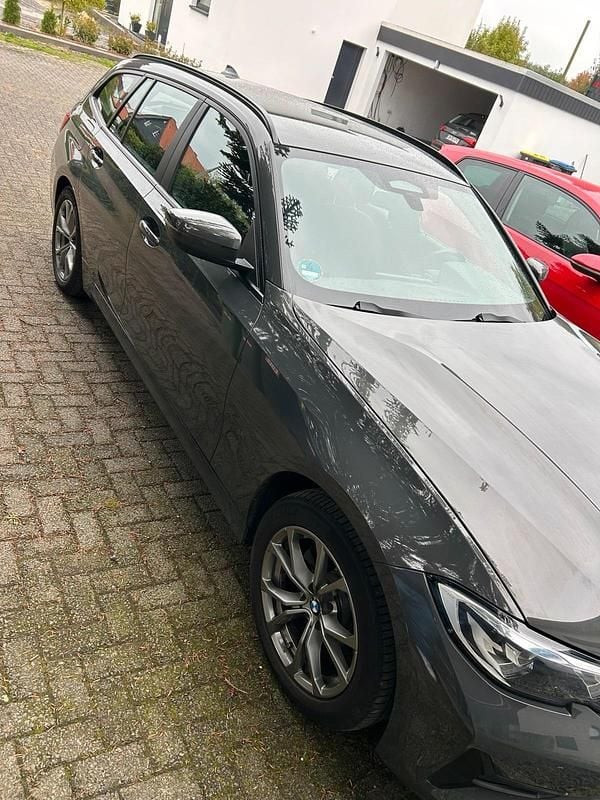 Gebraucht BMW 320 190 PS (139 kW) 2021 Grau Kombi