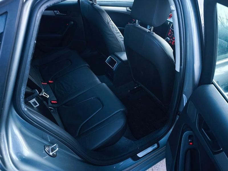 Gebraucht Audi A4 Attraction 160 PS (117 kW) 2008 Grau Limousine