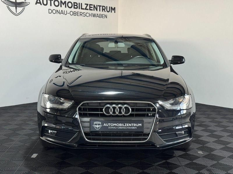 Gebraucht Audi A4 Attraction 143 PS (105 kW) 2012 Schwarz Kombi
