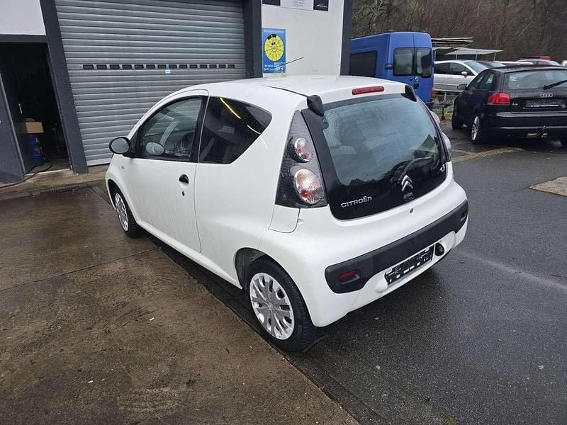 Gebraucht Citroën C1 Exclusive 68 PS (50 kW) 2013 Weiß Kleinwagen