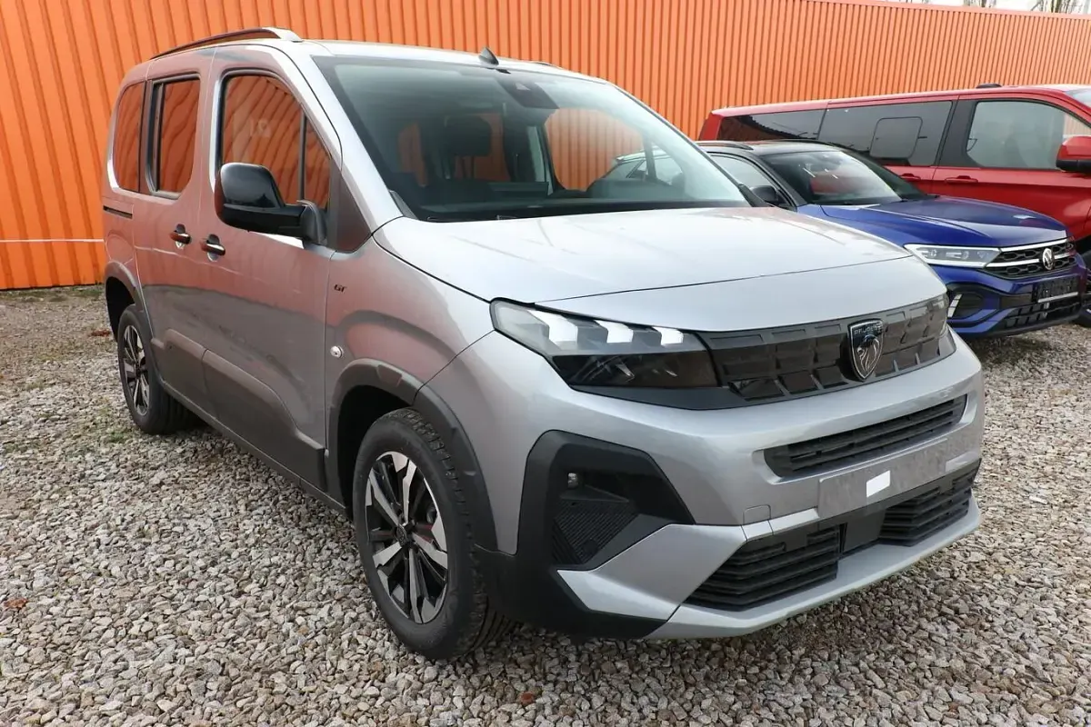 Neu Peugeot Rifter GT 131 PS (96 kW) 2025 Artense grau metallic Van / Kleinbus