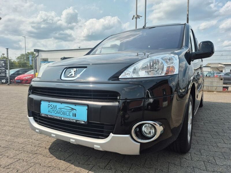 Schwarz Gebraucht 2011 Peugeot Partner Tepee Tendance Van / Kleinbus | 6.490 € (Fairer Preis) - Bild 1/4