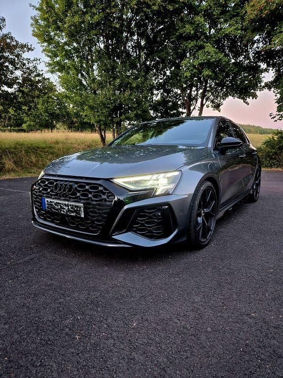 Gebraucht Audi RS3 Ambiente 400 PS (294 kW) 2024 Grau Limousine
