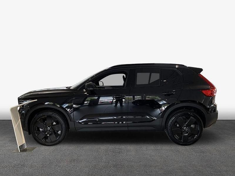 Neu Volvo XC40 Plus 197 PS (144 kW) 2025 Schwarz SUV