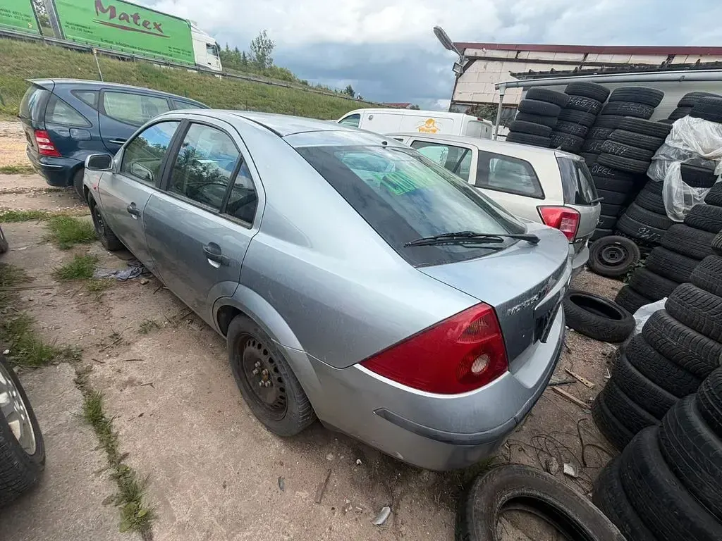 Używany Ford Mondeo 140 KM (102 kW) 2003 Żółty Sedan/Limuzyna