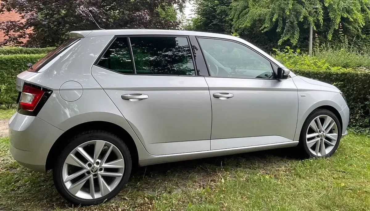 Gebraucht Skoda Fabia Ambition 75 PS (55 kW) 2017 Silber Kleinwagen