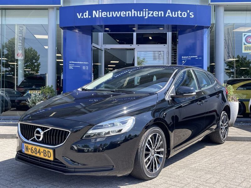 Schwarz Gebraucht 2018 Volvo V40 Momentum Kombi | 13.448 € (Etwas zu teuer) - Bild 1/4