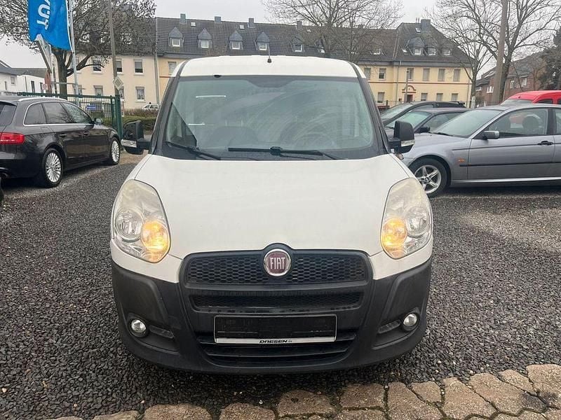 Weiß Gebraucht 2014 Fiat Doblò Van / Kleinbus | 4.699 € (Guter Preis) - Bild 1/4