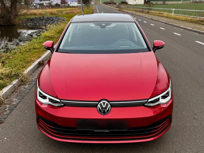 Gebraucht VW Golf VIII Life 110 PS (80 kW) 2021 Rot Kombi