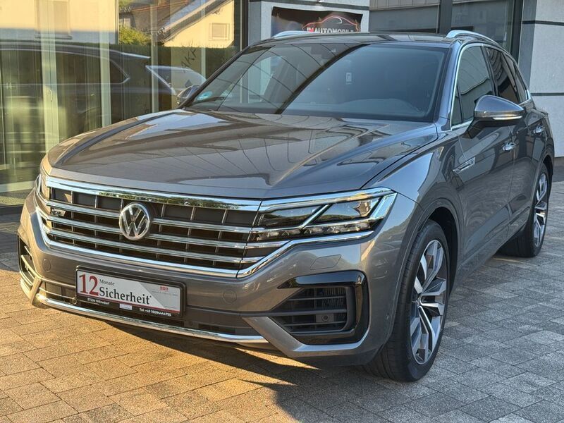 Grau Gebraucht 2020 VW Touareg R-line SUV | 36.990 € (Fairer Preis) - Bild 1/4