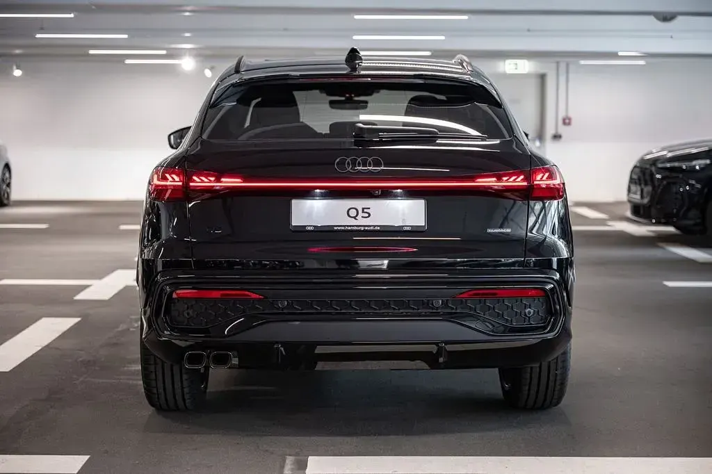 Neu Audi Q5 Sportback Sport 204 PS (150 kW) 2026 Schwarz SUV