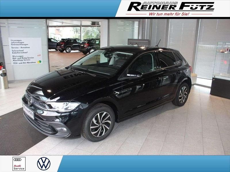 Deep black perleffekt Neu 2025 VW Polo Life Limousine | 22.990 € (Fairer Preis) - Bild 1/4