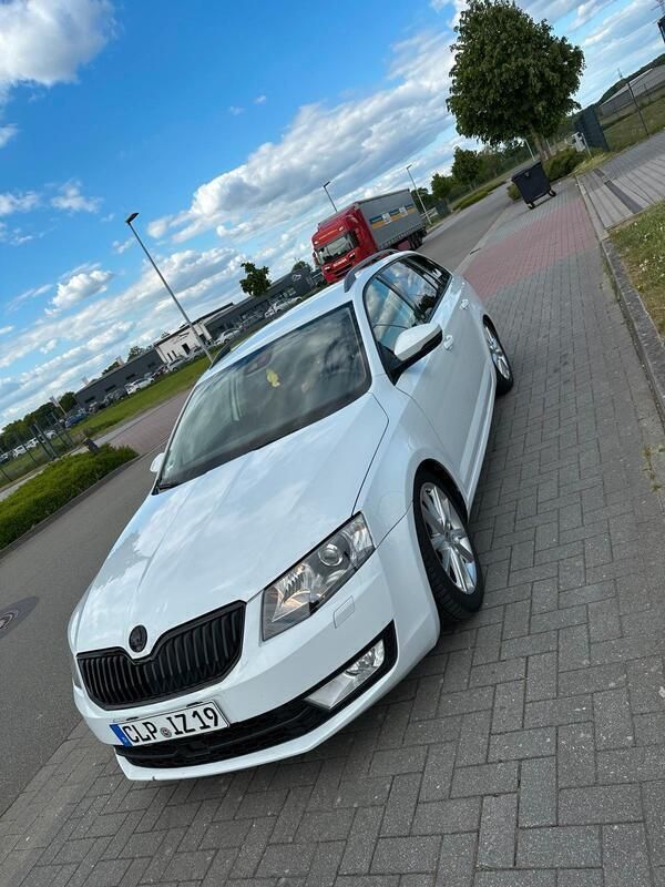 Weiß Gebraucht 2015 Skoda Octavia Kombi | 7.200 € (Guter Preis) - Bild 1/4