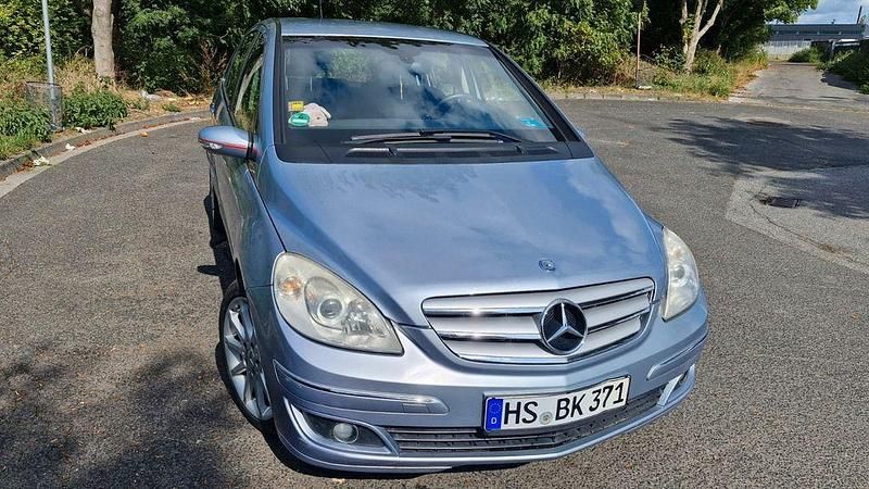 Grau Gebraucht 2006 Mercedes B170 Van / Kleinbus | 4.000 € (Fairer Preis) - Bild 1/4