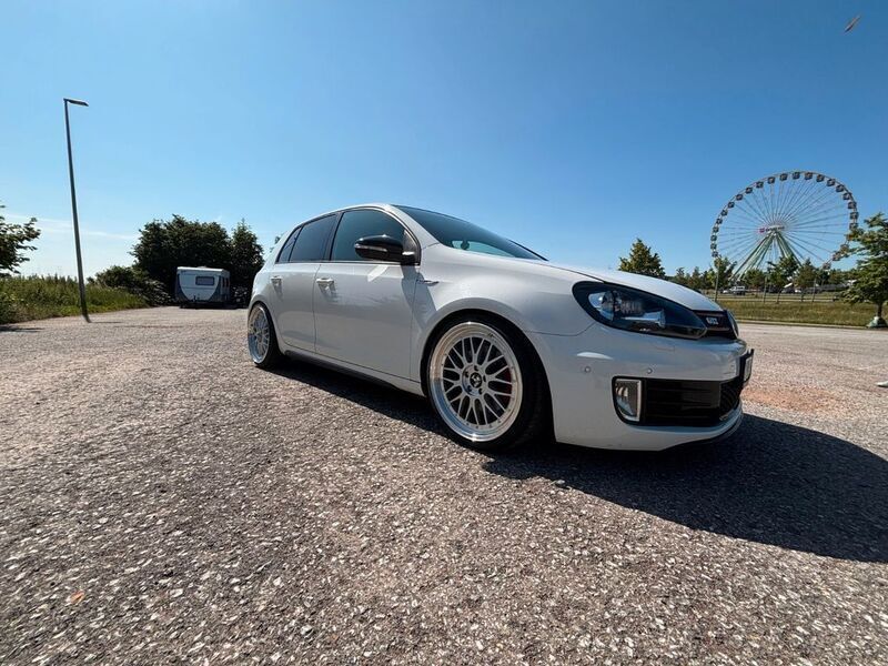 Weiß Gebraucht 2011 VW Golf VI GTI Limousine | 12.800 € - Bild 1/4