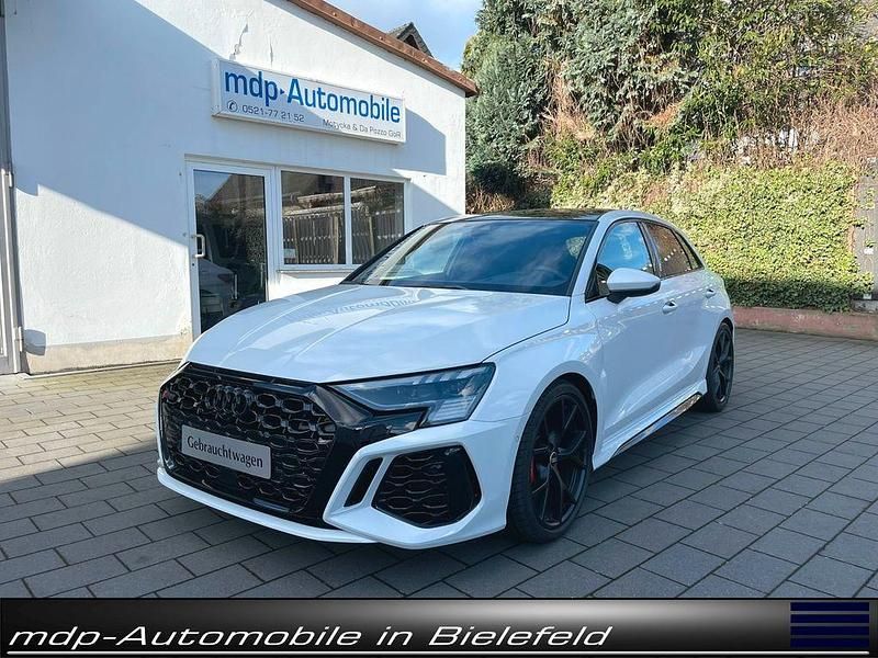 Weiß Gebraucht 2023 Audi RS3 Sport Kleinwagen | 58.990 € (Fairer Preis) - Bild 1/4