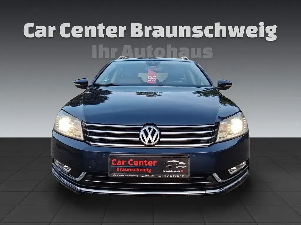 Gebraucht VW Passat Highline 140 PS (102 kW) 2012 Blau Kombi