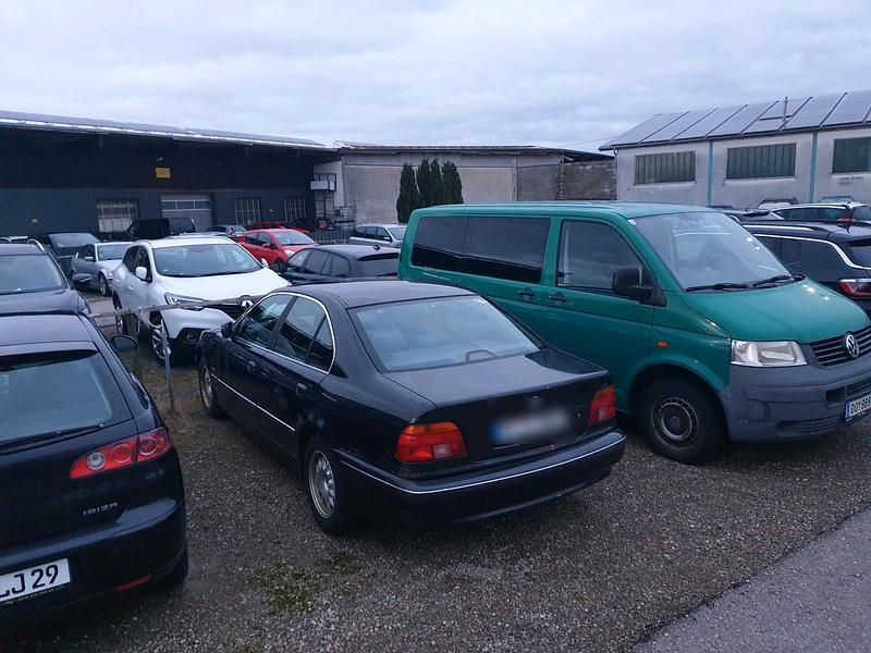 Gebraucht BMW 520 150 PS (110 kW) 2000 Schwarz Limousine