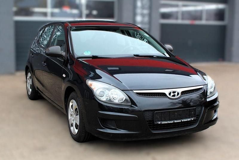 Schwarz Gebraucht 2009 Hyundai i30 Edition+ Limousine | 2.590 € (Guter Preis) - Bild 1/4