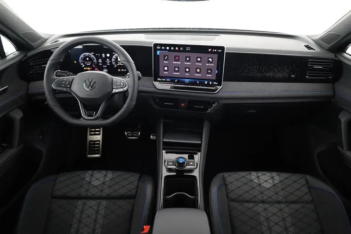 Gebraucht VW Tiguan LOUNGE 193 PS (141 kW) 2025 Nightshade blue metallic SUV