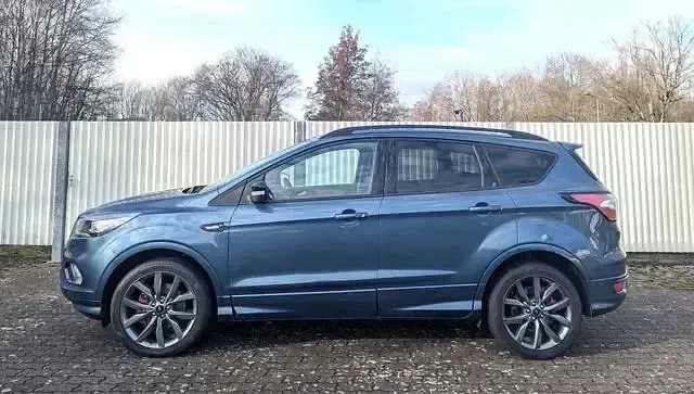 Gebraucht Ford Kuga ST-Line 150 PS (110 kW) 2019 Chromablau metallic SUV