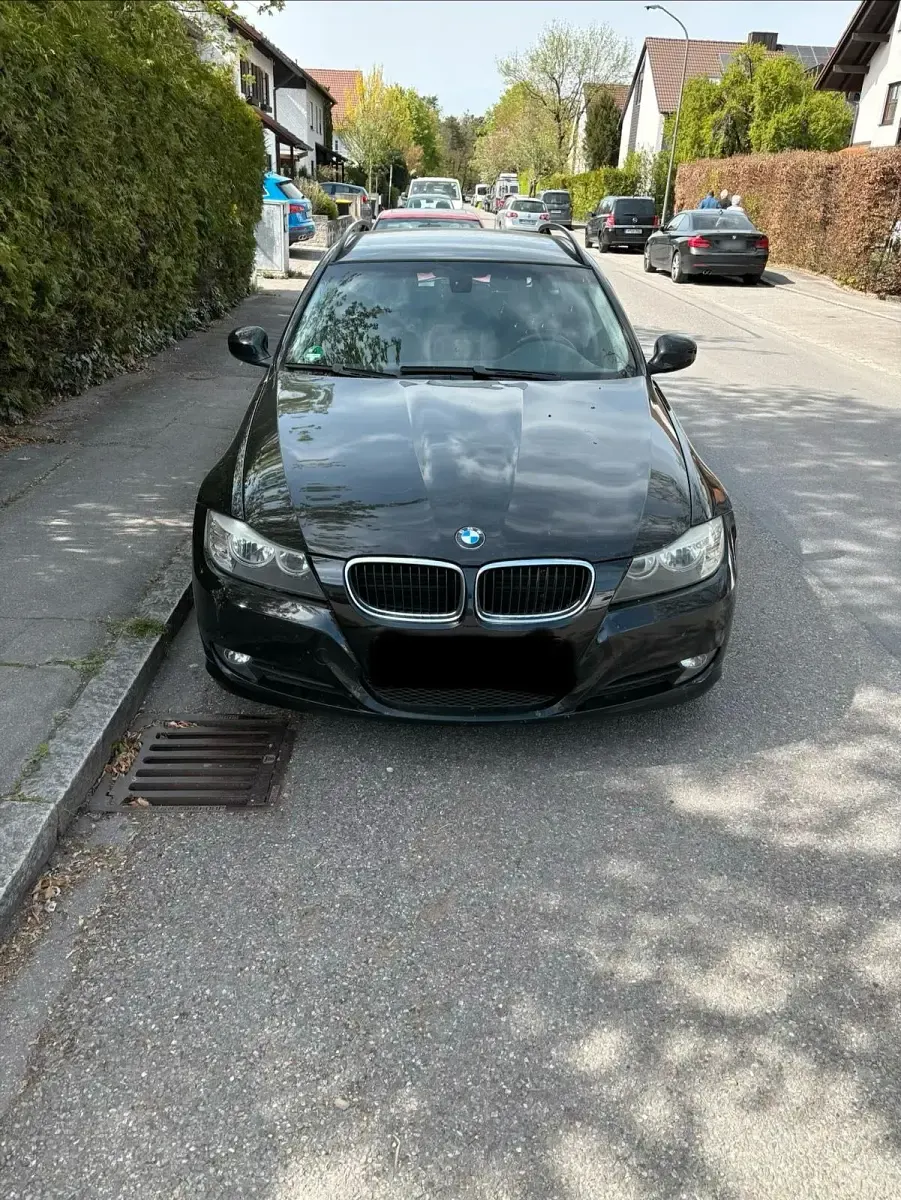Second-hand BMW 320 170 CP (125 kW) 2009 Negru Break