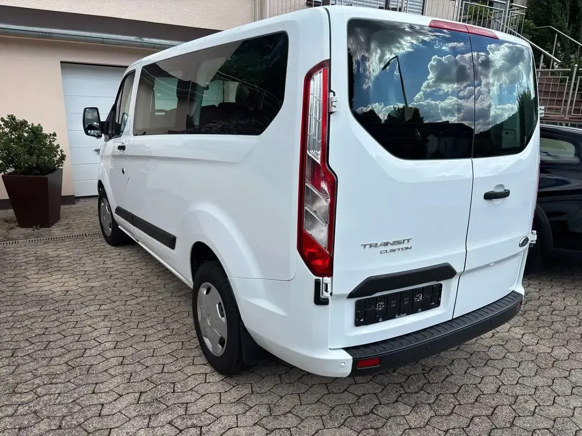 Gebraucht Ford Tourneo Custom Trend 170 PS (125 kW) 2019 Frostweiß Van