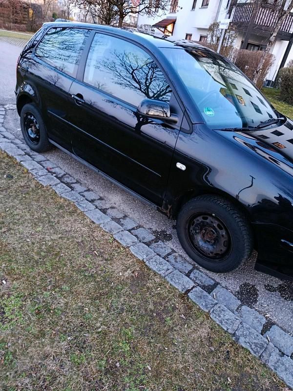 Gebraucht VW Polo Cricket 54 PS (39 kW) 2004 Schwarz Kleinwagen