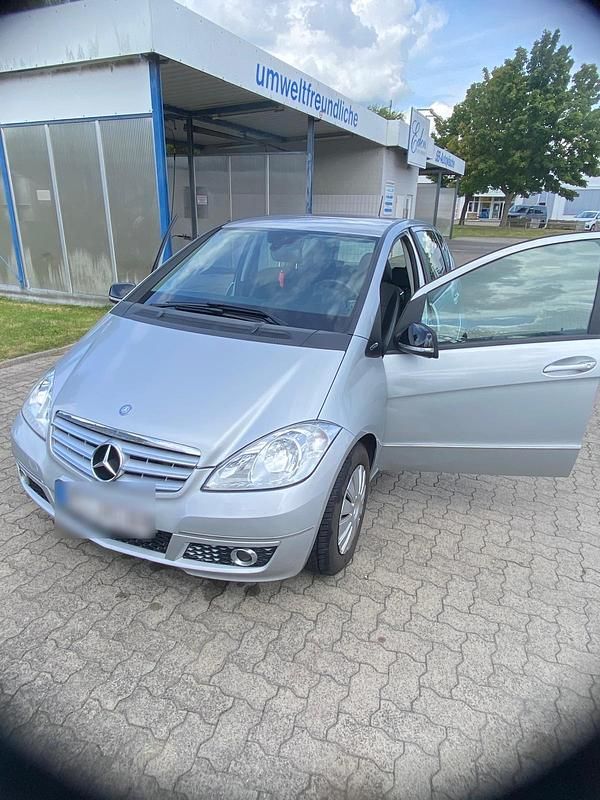Grau Gebraucht 2008 Mercedes A180 Kombi | 4.300 € (Fairer Preis) - Bild 1/4