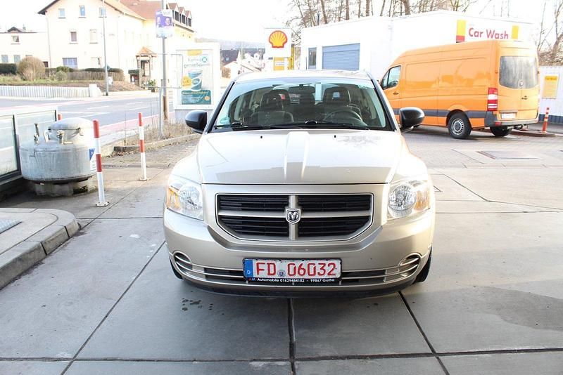 Gebraucht Dodge Caliber 150 PS (110 kW) 2009 Grau Kleinwagen