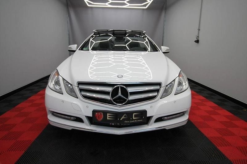 Gebraucht Mercedes E200 184 PS (135 kW) 2012 Weiß Cabrio