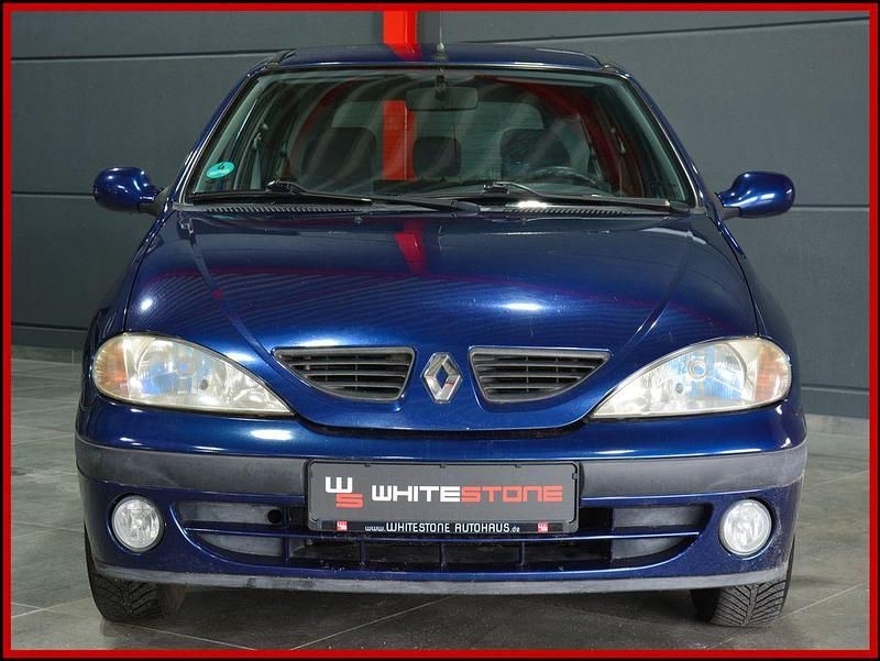 Gebraucht Renault Mégane 95 PS (69 kW) 2001 Blau Limousine