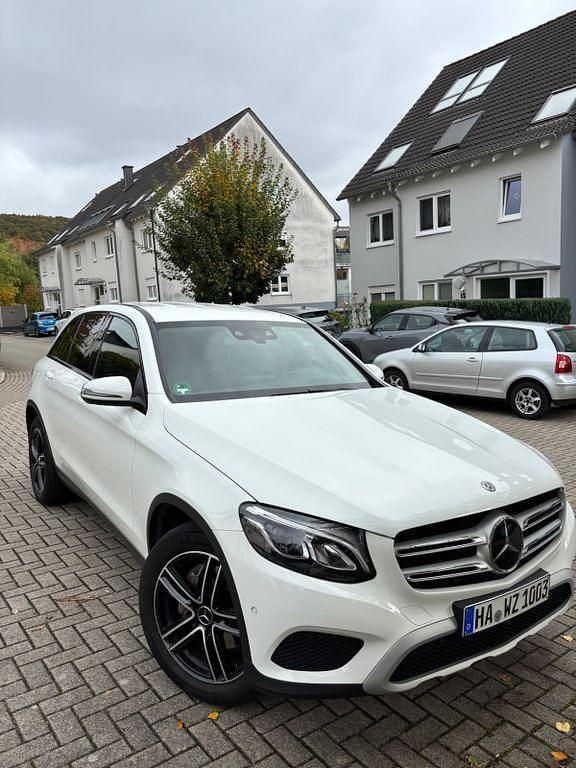 Weiß Gebraucht 2018 Mercedes GLC220 SUV | 22.990 € (Guter Preis) - Bild 1/4