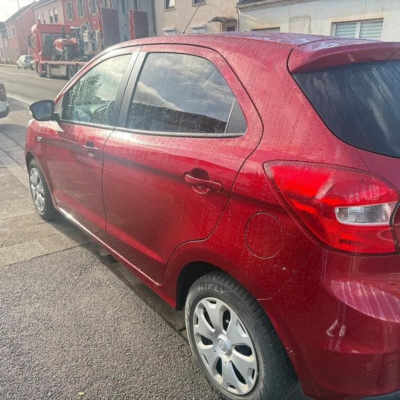 Gebraucht Ford Ka Plus 2017 Rot Kleinwagen