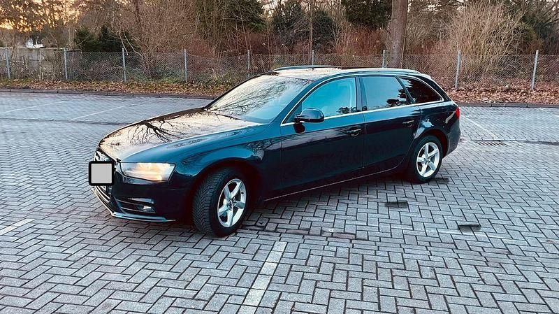 Blau Gebraucht 2014 Audi A4 Ambiente Kombi | 7.600 € (Guter Preis) - Bild 1/4