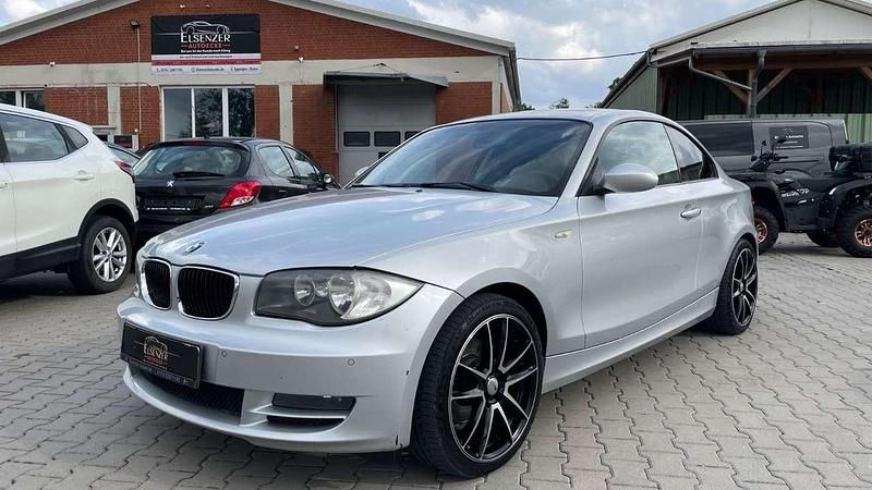 Silber Gebraucht 2008 BMW 120 Coupé Advantage Coupé | 4.999 € (Etwas zu teuer) - Bild 1/4