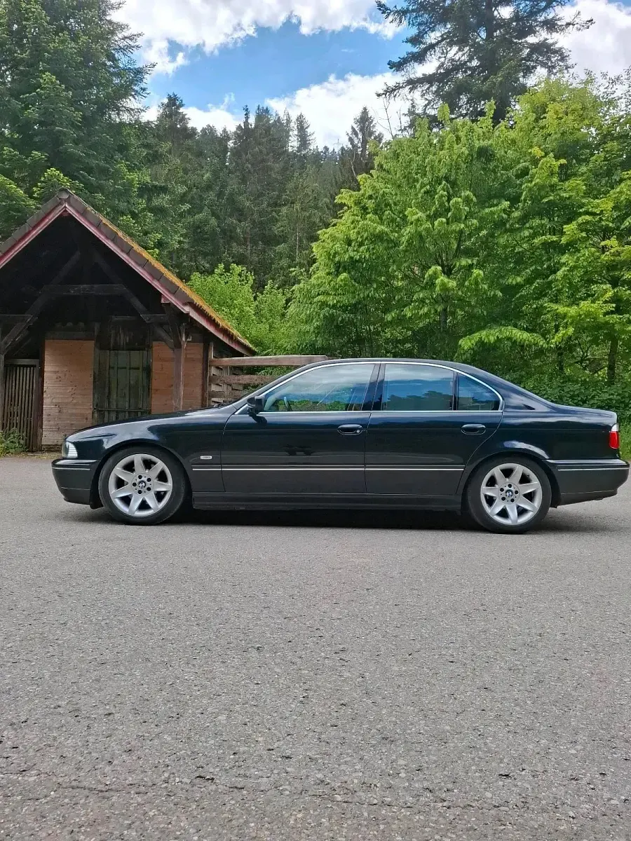 Używany BMW 530 231 KM (169 kW) 2002 Czarny Sedan/Limuzyna