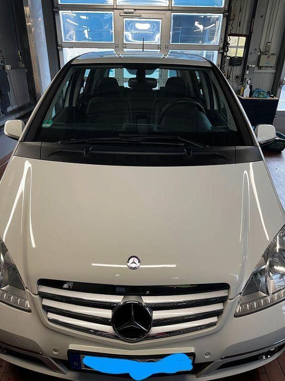 Weiß Gebraucht 2009 Mercedes A160 Avantgarde Van / Kleinbus | 2.800 € (Guter Preis) - Bild 1/4