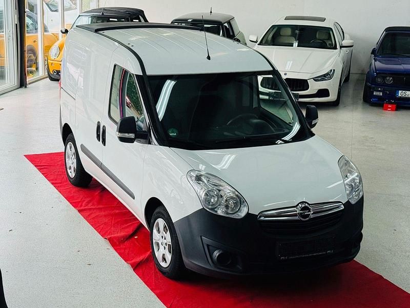Weiß Gebraucht 2015 Opel Combo Van / Kleinbus | 7.950 € (Fairer Preis) - Bild 1/4